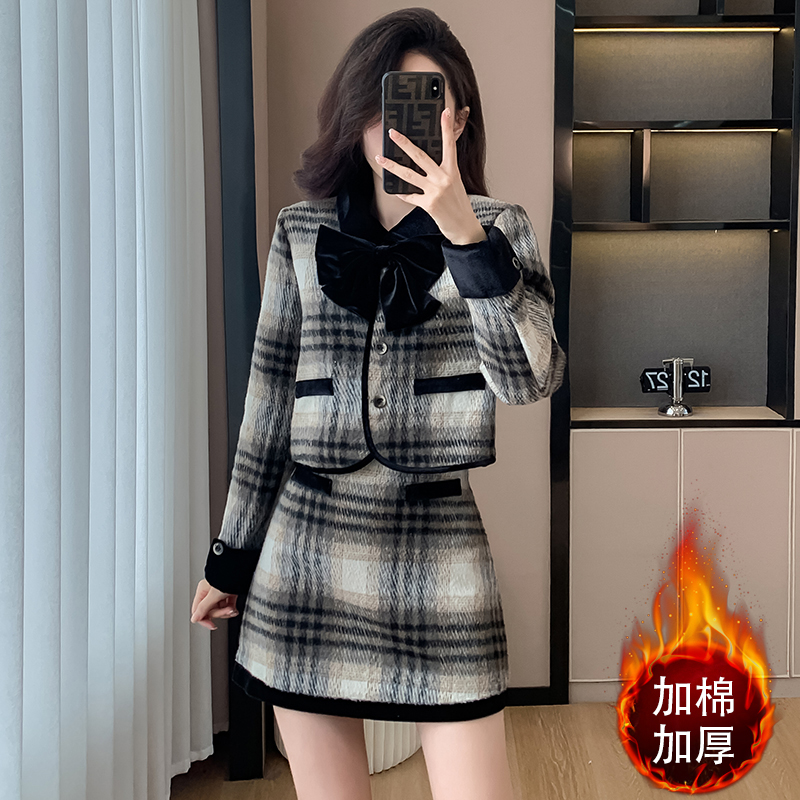 Women's Tweed Short Jacket and Skirt Two-Piece Set for Fall Winter 2025 Petite Retro Style - Image 2