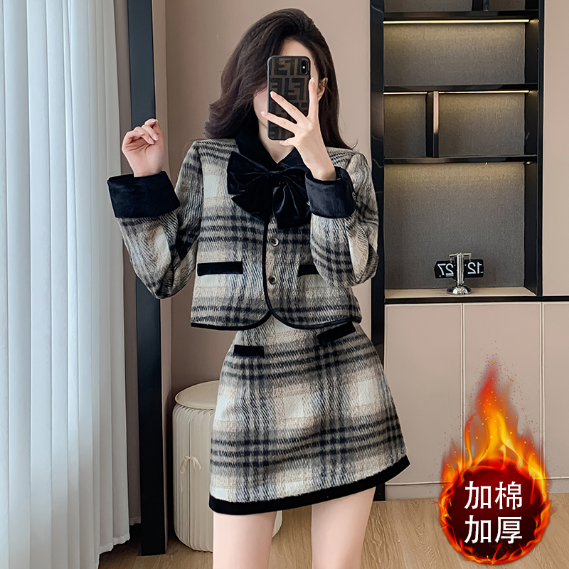 Women's Tweed Short Jacket and Skirt Two-Piece Set for Fall Winter 2025 Petite Retro Style - Image 4