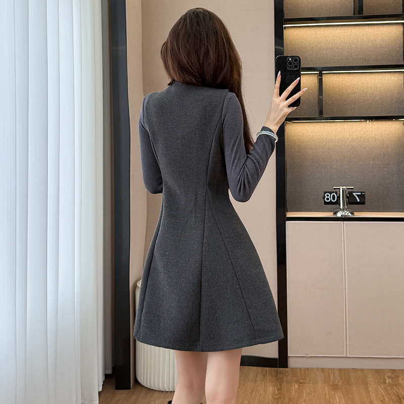 2025 French Vintage Half-Turtleneck Slimming Two-Piece Vest Dress Set - Image 4
